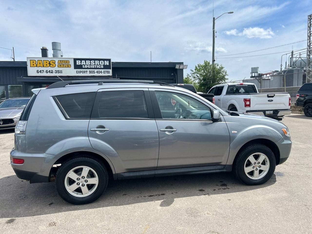 2013 Mitsubishi Outlander ES Photo