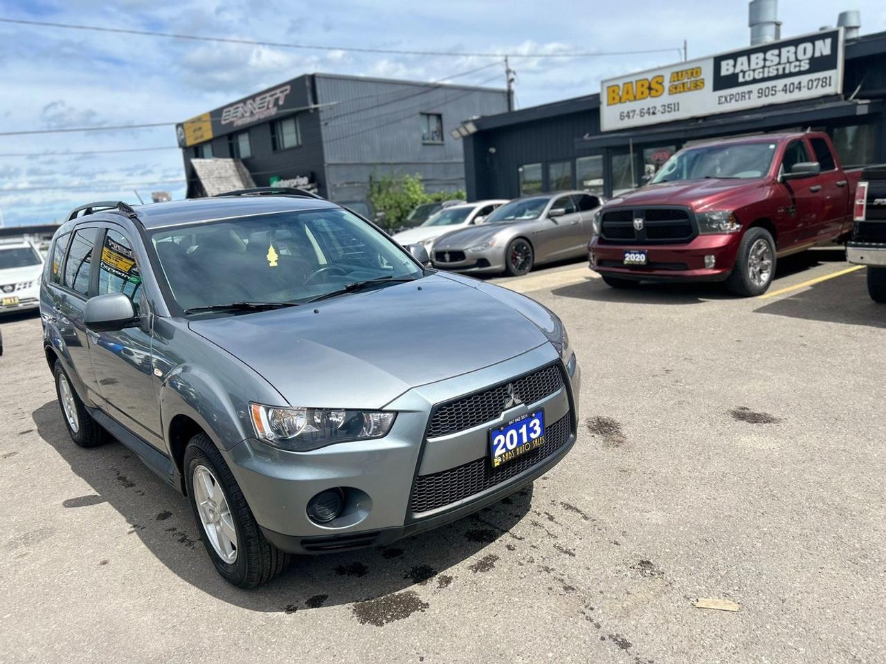 2013 Mitsubishi Outlander ES Photo