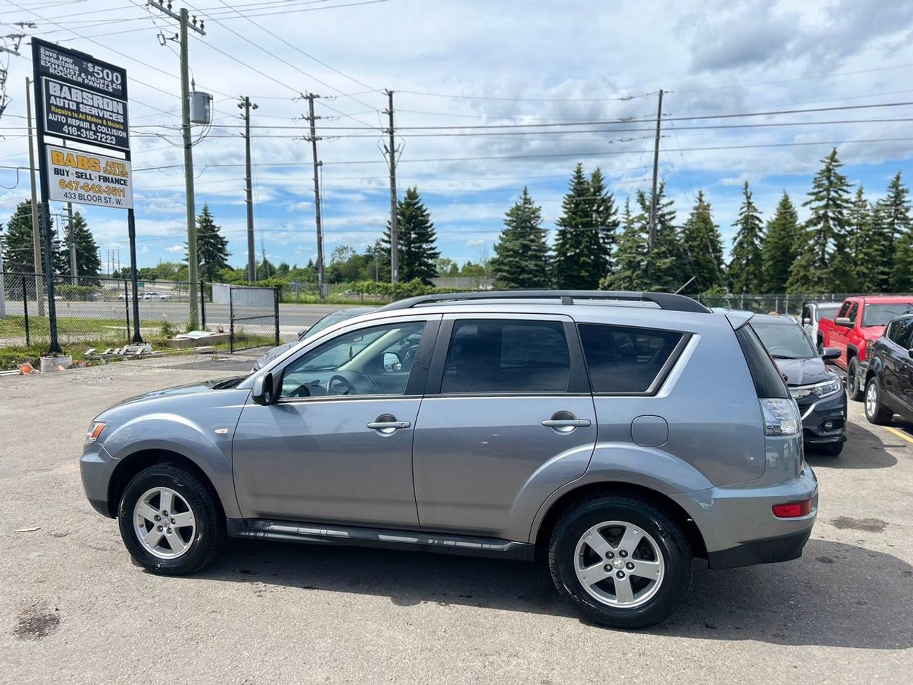 2013 Mitsubishi Outlander ES Photo
