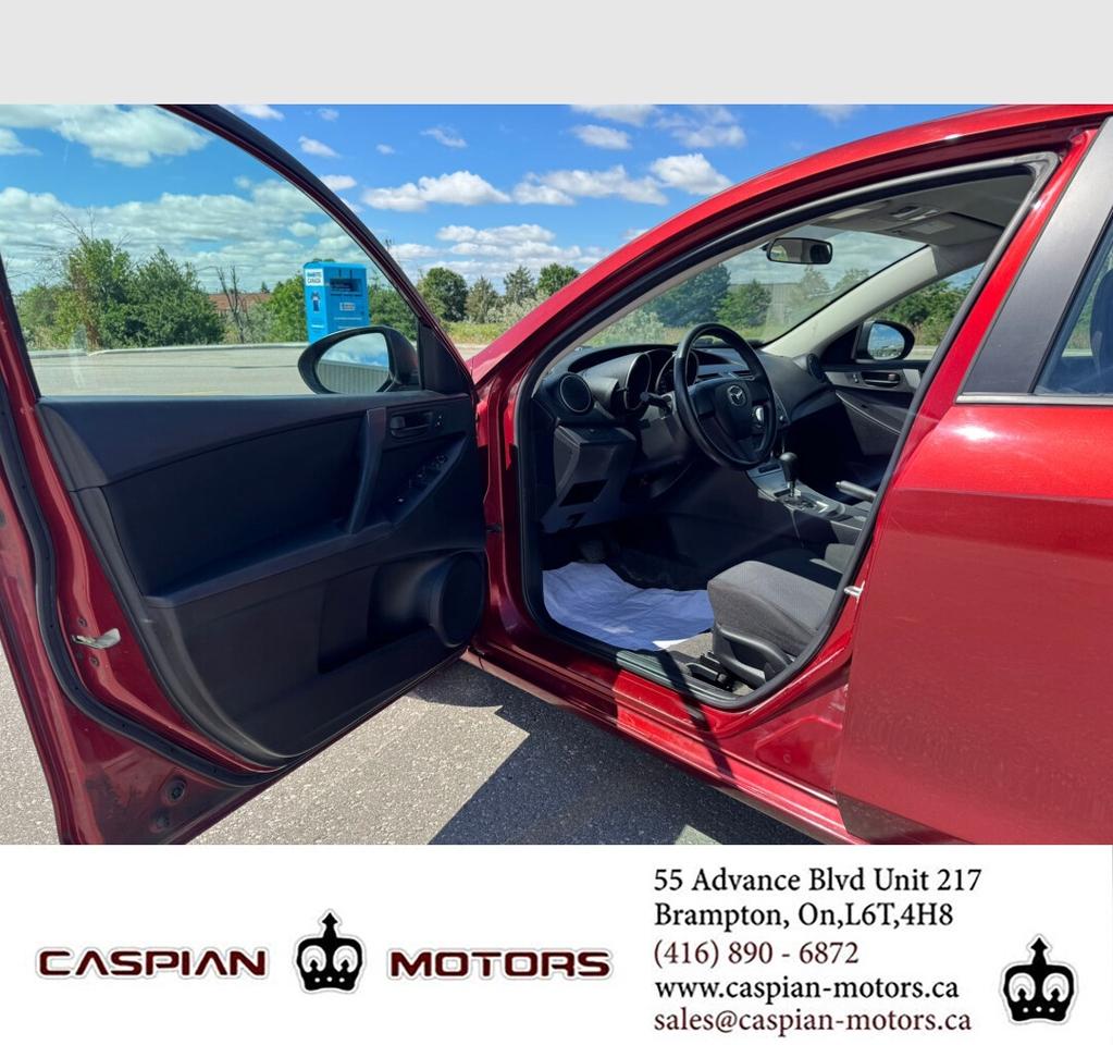2011 Mazda MAZDA3 GX Photo