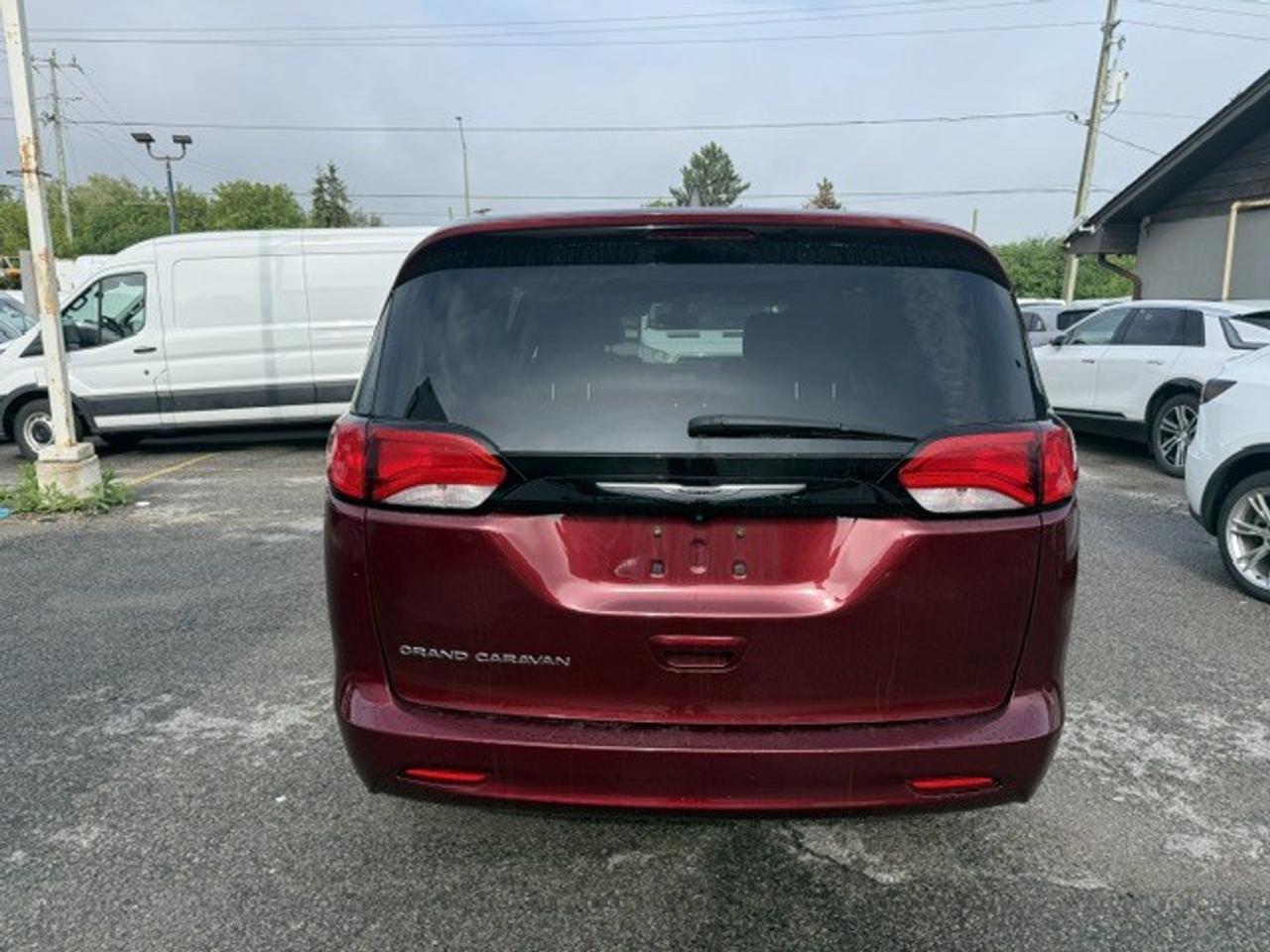 2022 Chrysler Grand Caravan up to 8 yrs. 160,000 Kms Powertrain warranty! Free Photo3