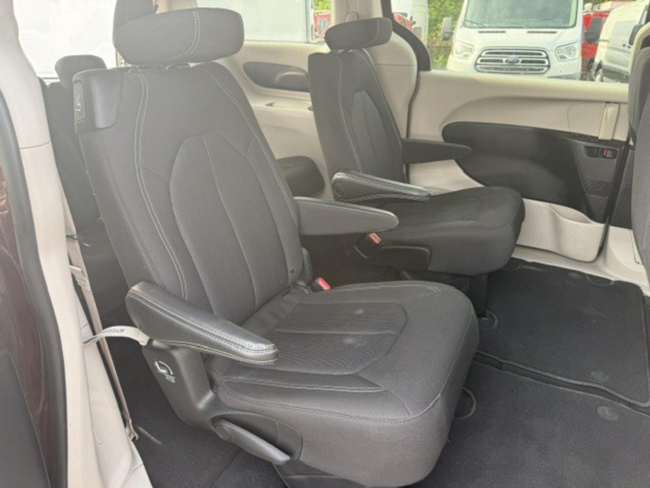 2022 Chrysler Grand Caravan up to 8 yrs. 160,000 Kms Powertrain warranty! Free Photo