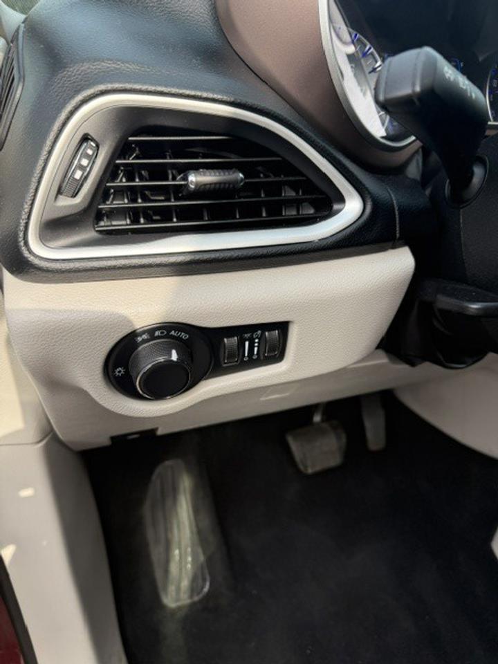 2022 Chrysler Grand Caravan up to 8 yrs. 160,000 Kms Powertrain warranty! Free Photo