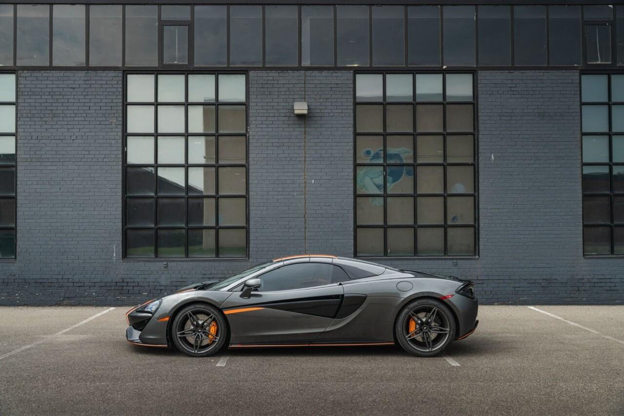 2020 McLaren 570S SPIDER Photo2