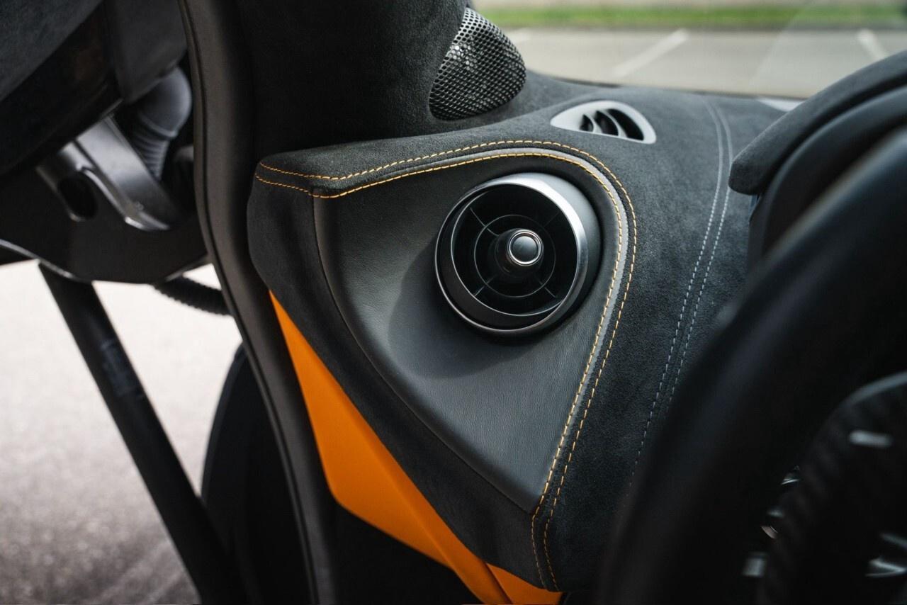 2020 McLaren 570S SPIDER Photo