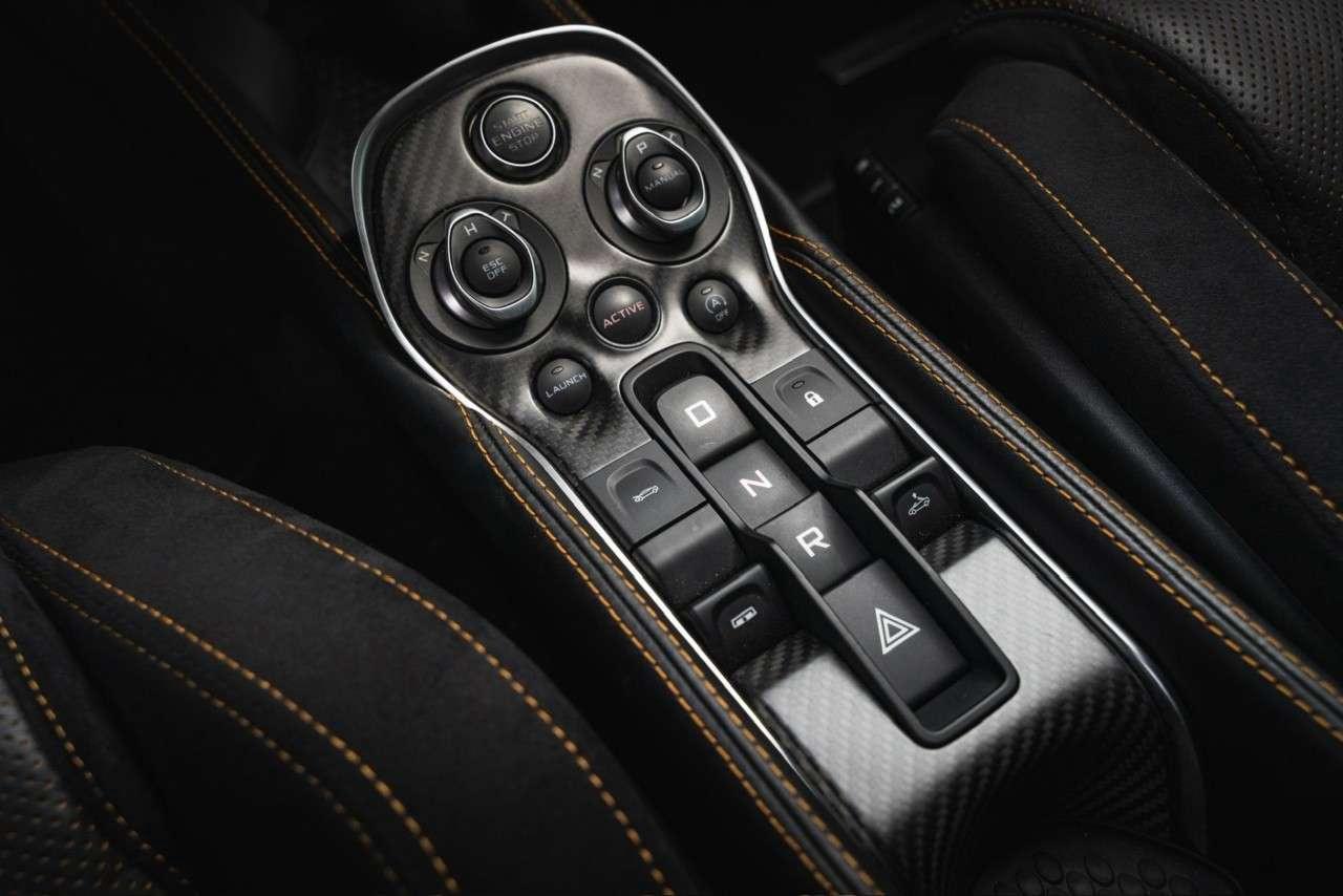 2020 McLaren 570S SPIDER Photo