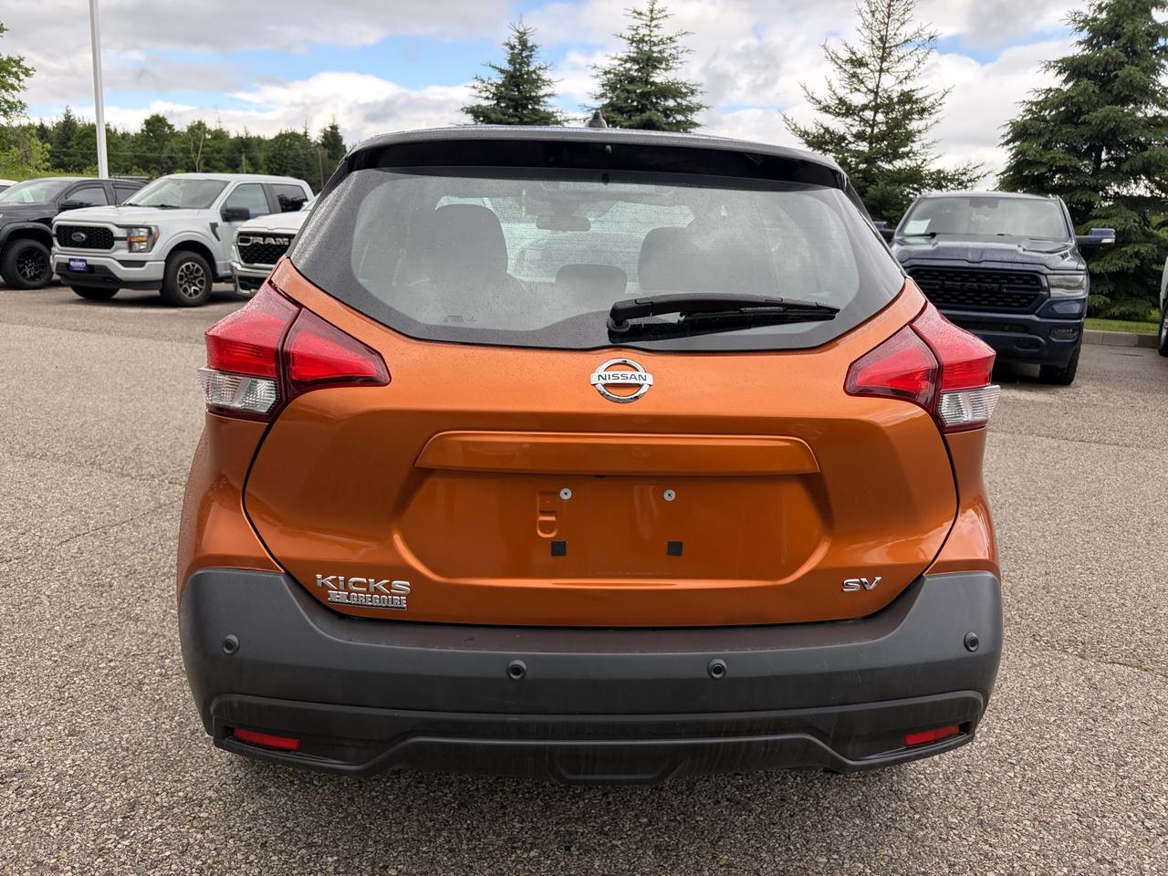 2020 Nissan Kicks SV   Heated Seats   Blindspot   Lane Departure Photo