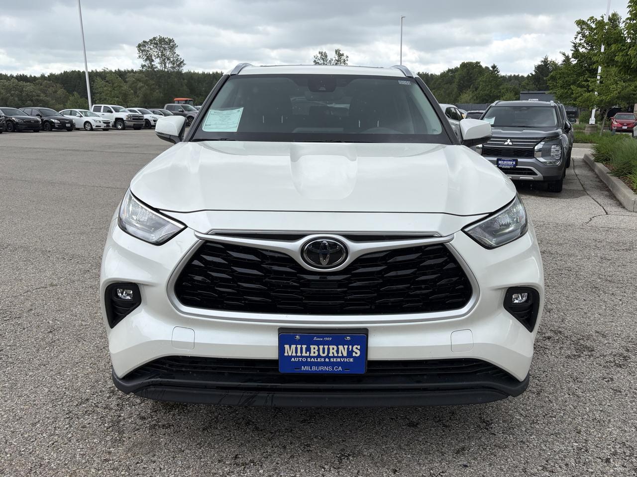 2020 Toyota Highlander XLE AWD   Sunroof   Leather   Heated Seats Photo