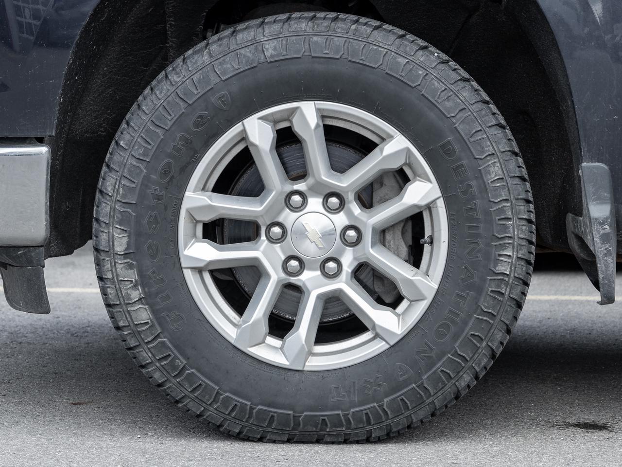 2022 Chevrolet Silverado 1500 LT Crew Cab 4WD   Z71 Off-Road Package Photo3
