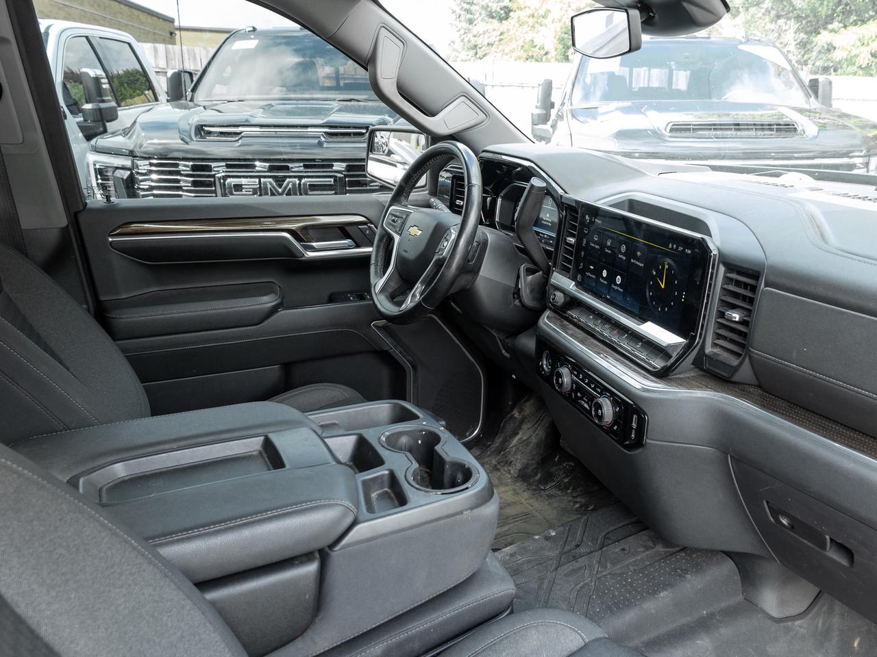 2022 Chevrolet Silverado 1500 LT Crew Cab 4WD   Z71 Off-Road Package Photo