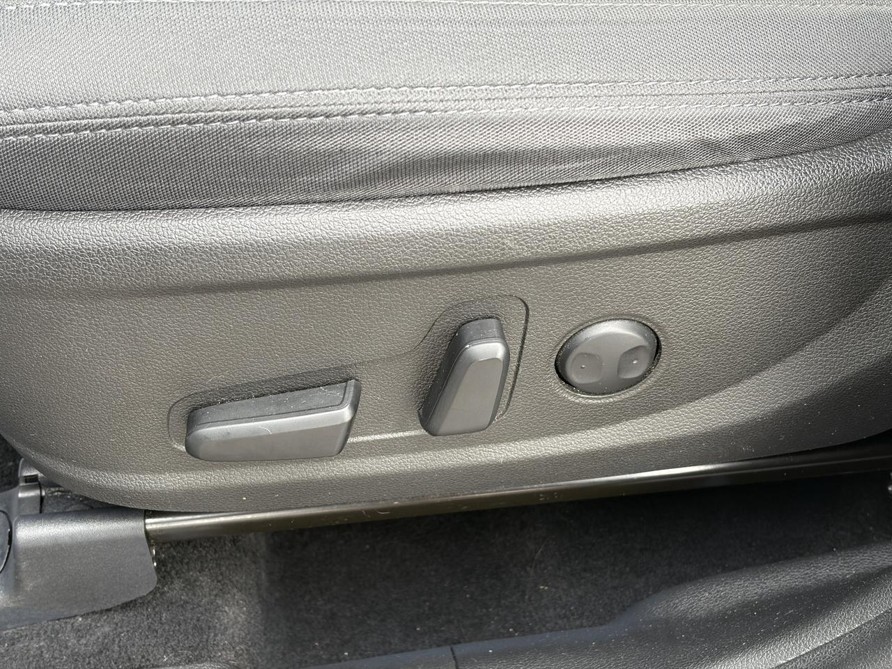 2022 Hyundai Santa Fe Preferred AWD   Heated Seats & Steering Wheel Photo
