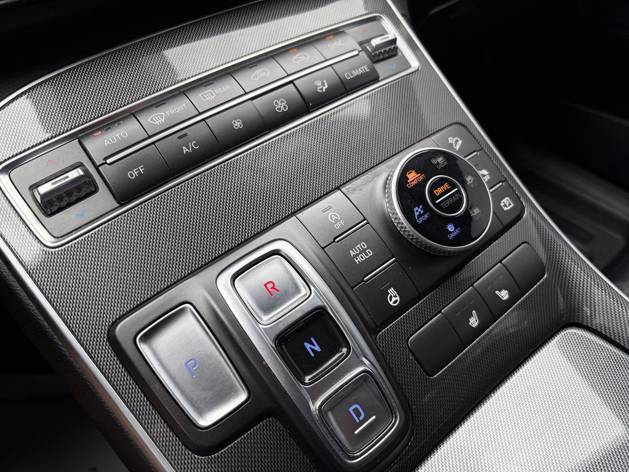 2022 Hyundai Santa Fe Preferred AWD   Heated Seats & Steering Wheel Photo