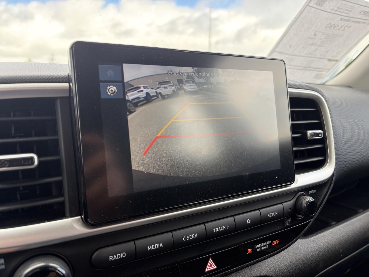 2025 Hyundai Venue Preferred   Heated Seats & Steering Wheel Photo