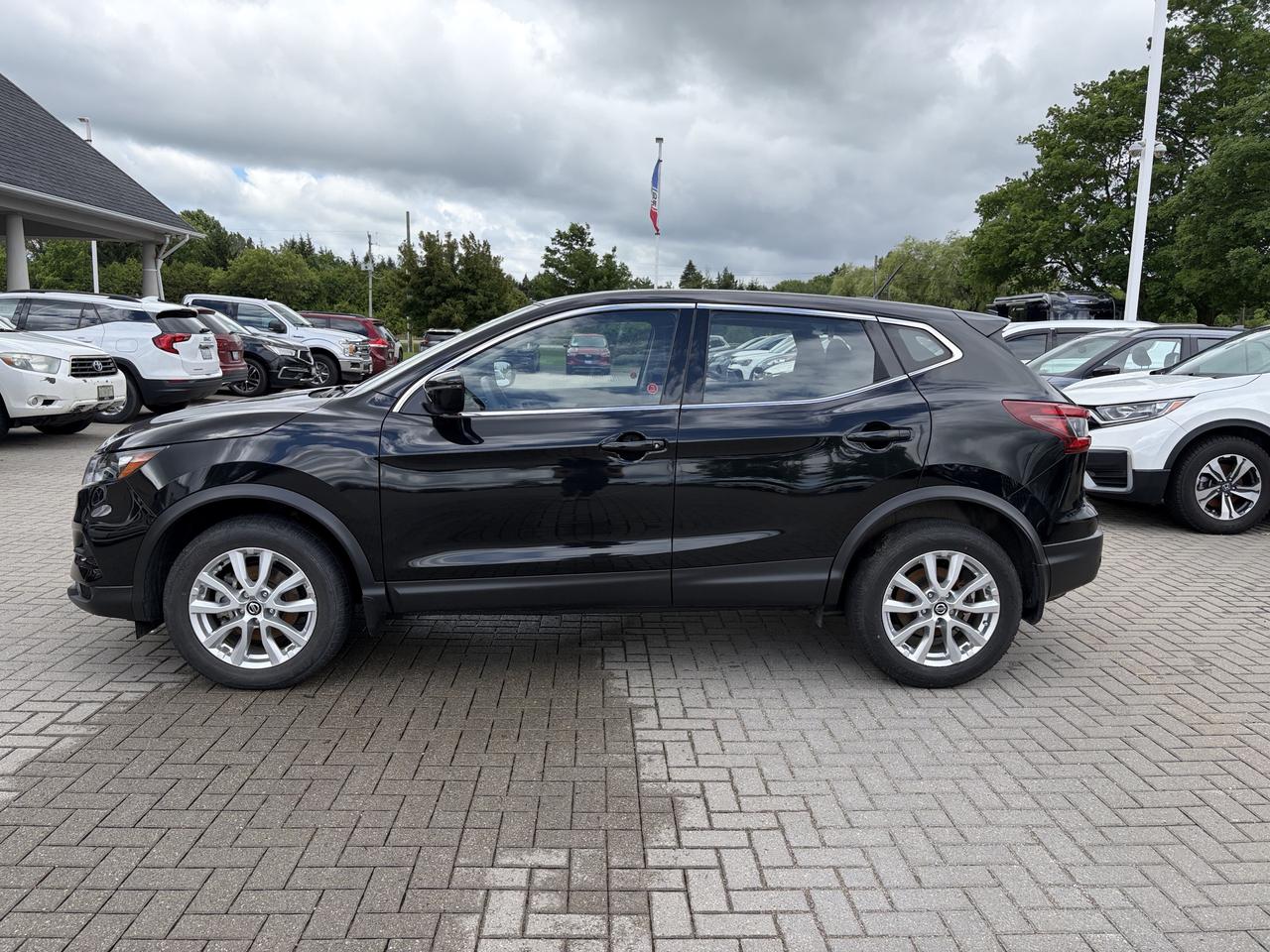 2021 Nissan Qashqai S FWD   Heated Seats   Blind-spot   Lane Departure Photo