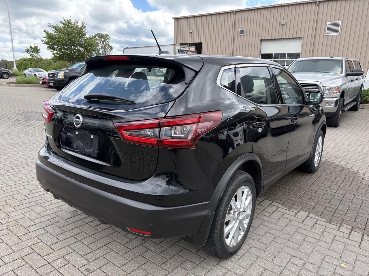 2021 Nissan Qashqai S FWD   Heated Seats   Blind-spot   Lane Departure Photo