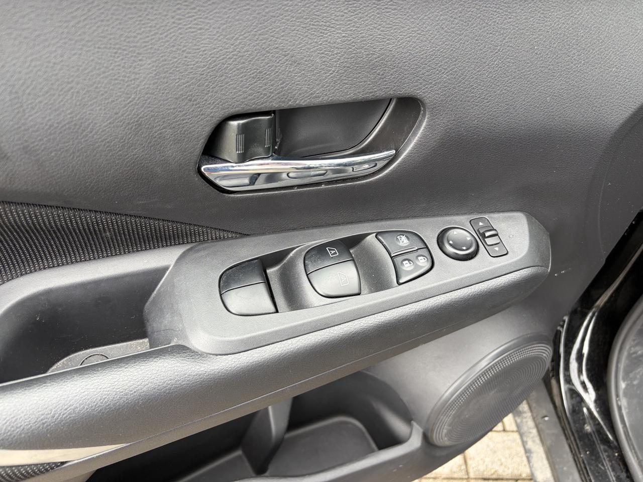 2024 Nissan Kicks SV   Heated Seats & Steering Wheel   Remote Start Photo