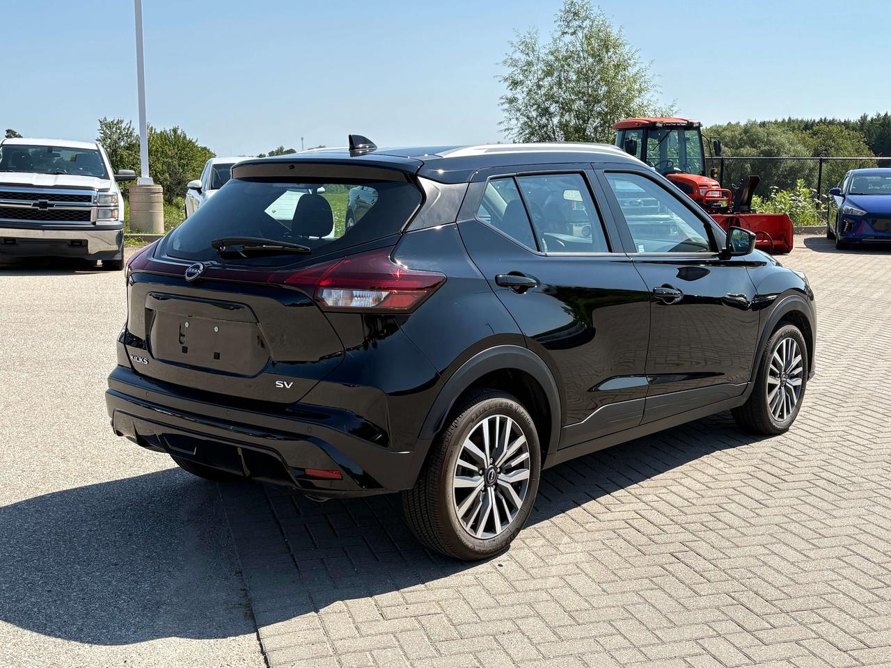 2024 Nissan Kicks SV   Heated Seats & Steering Wheel   Remote Start Photo