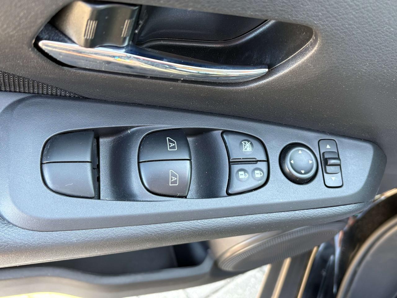 2024 Nissan Kicks SV   Heated Seats & Steering Wheel   Remote Start Photo