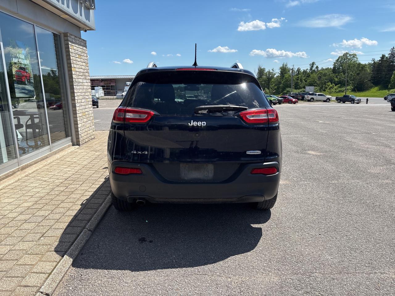 2015 Jeep Cherokee North Photo