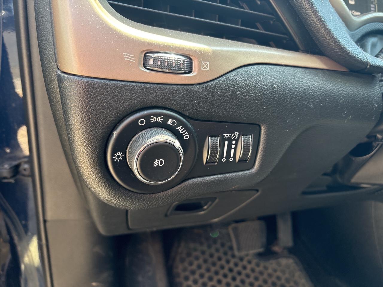 2015 Jeep Cherokee North Photo