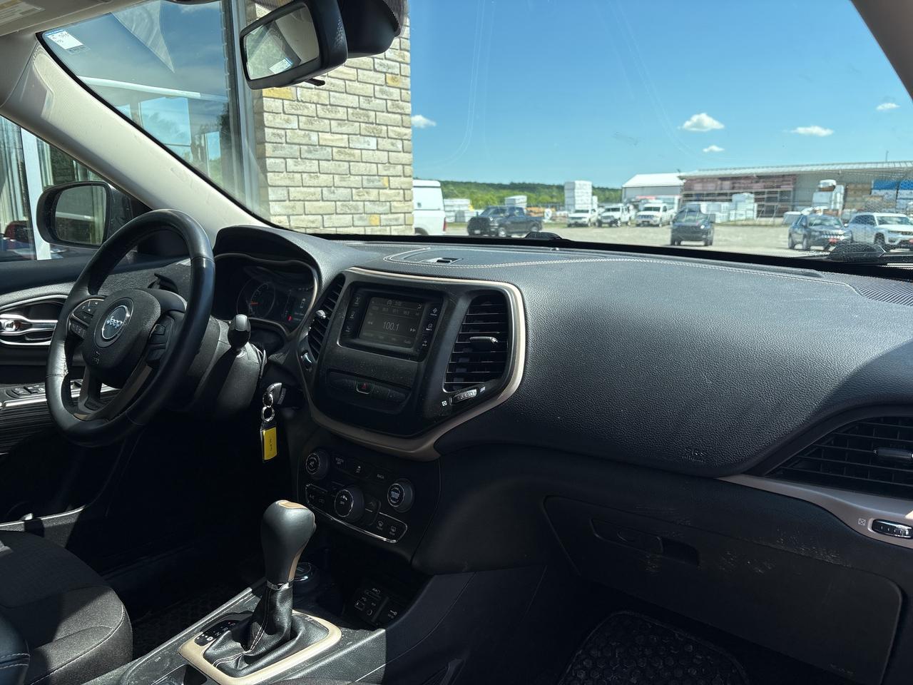 2015 Jeep Cherokee North Photo