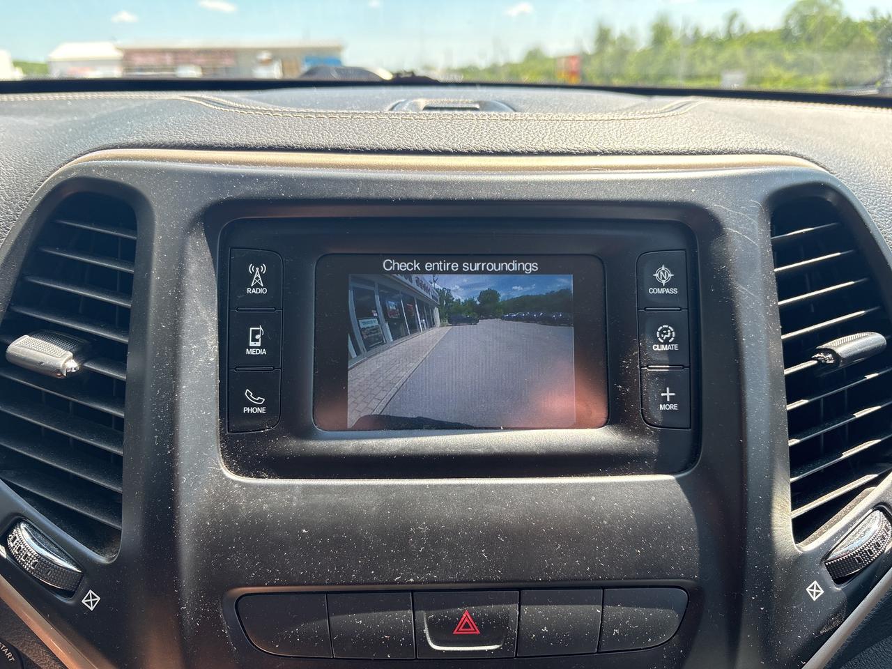 2015 Jeep Cherokee North Photo