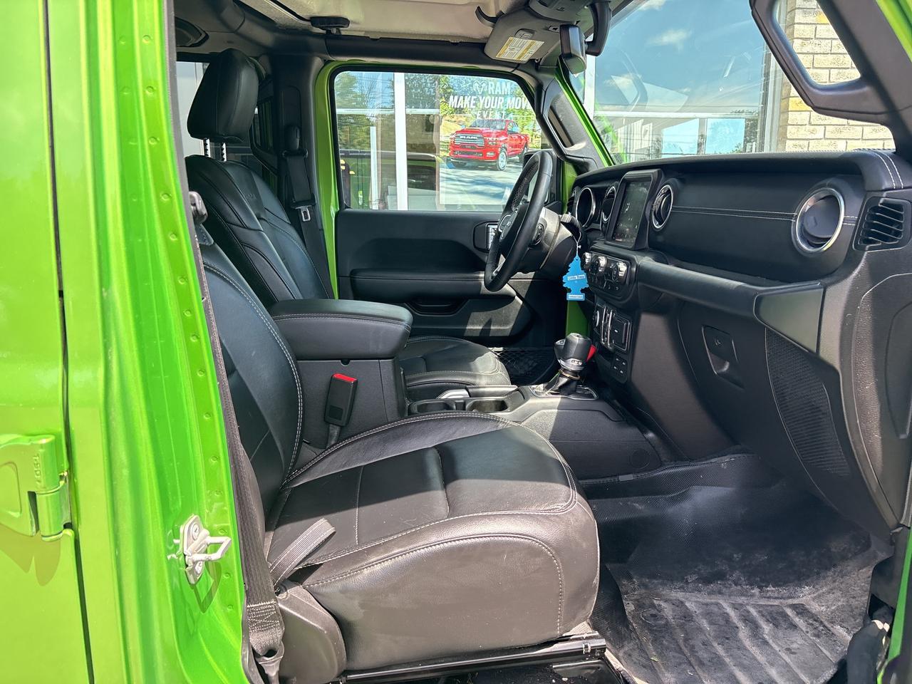 2019 Jeep WRANGLER UNLIMITED Sahara Photo