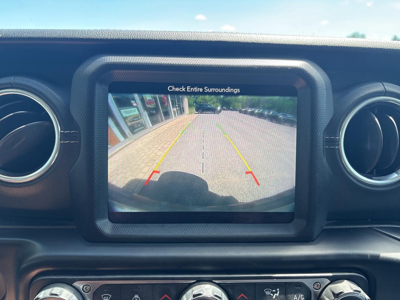 2019 Jeep WRANGLER UNLIMITED Sahara Photo