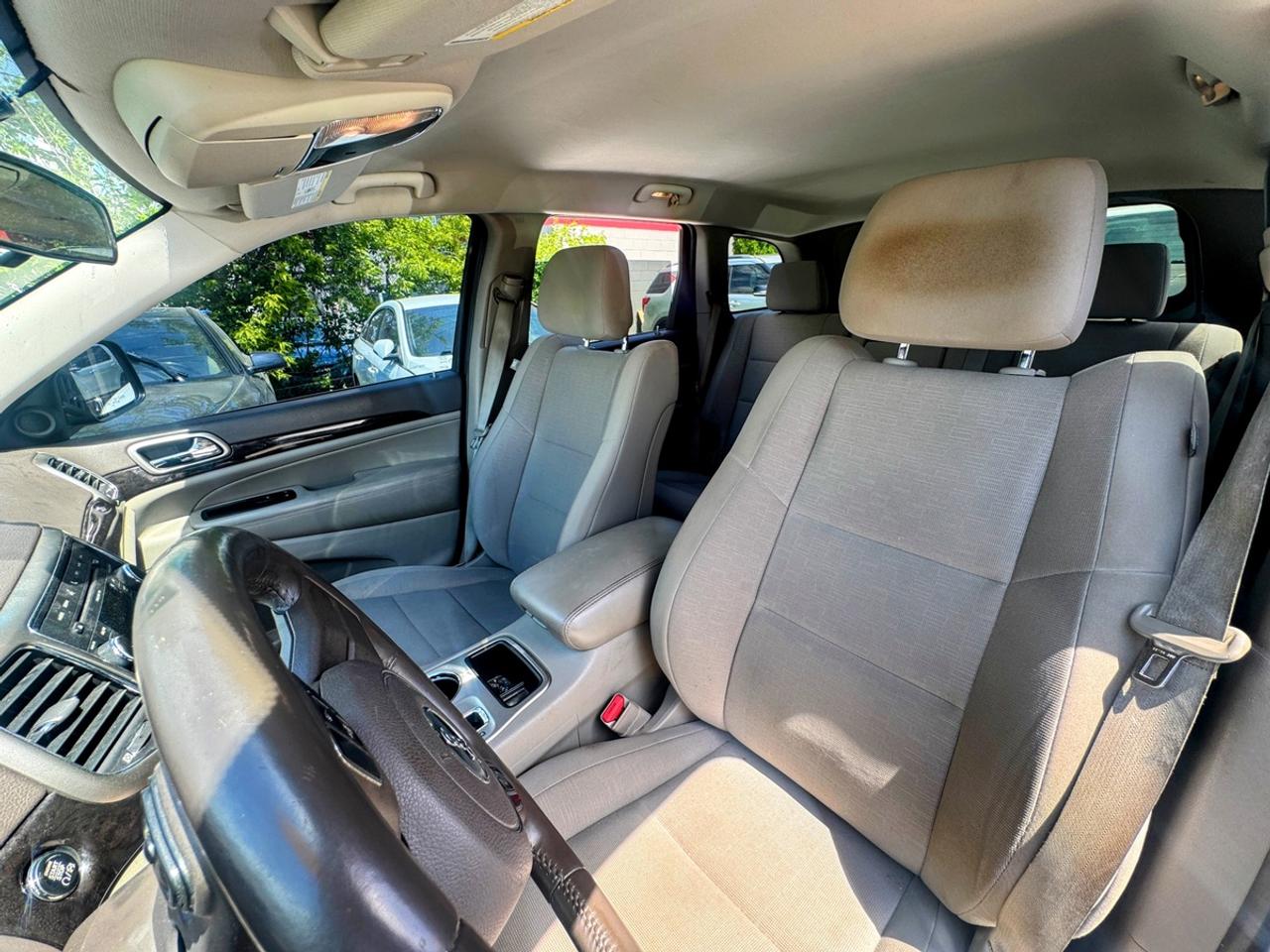 2011 Jeep Grand Cherokee Laredo Photo