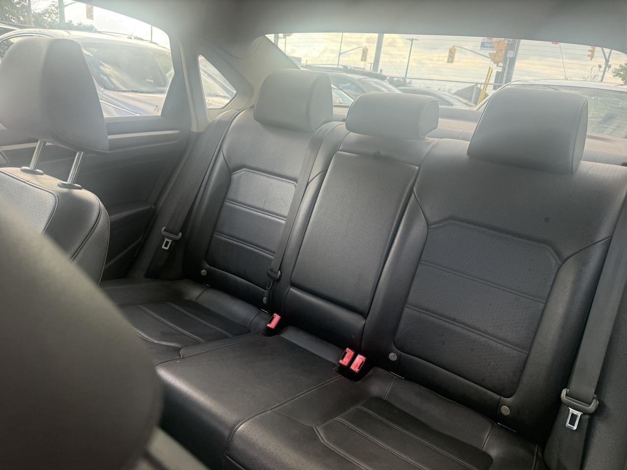2016 Volkswagen Passat *** 3 YEAR WARRANTY INCLUDED *** Photo