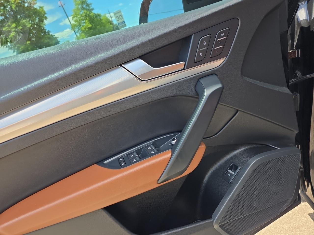 2022 Audi Q5 Progressiv S-Line *BROWN INT / CARPLAY / ROOF / DR Photo