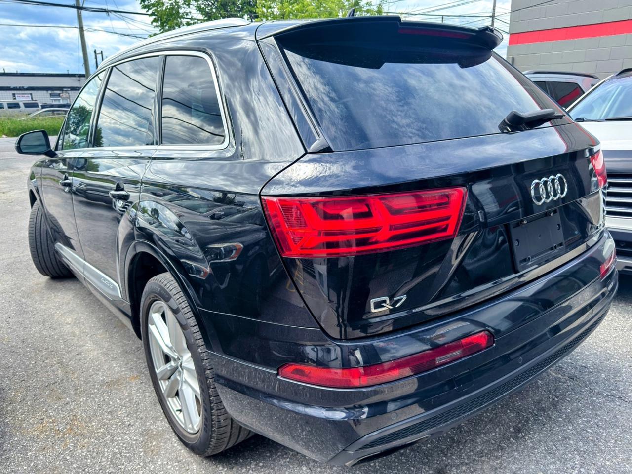 2017 Audi Q7 Progressiv S-Line Photo3