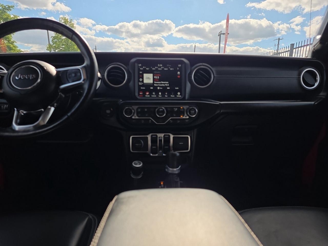 2020 Jeep WRANGLER UNLIMITED Sahara 4x4 * LED LIGHTS / ALPINE SOUND / CARPLAY / Photo