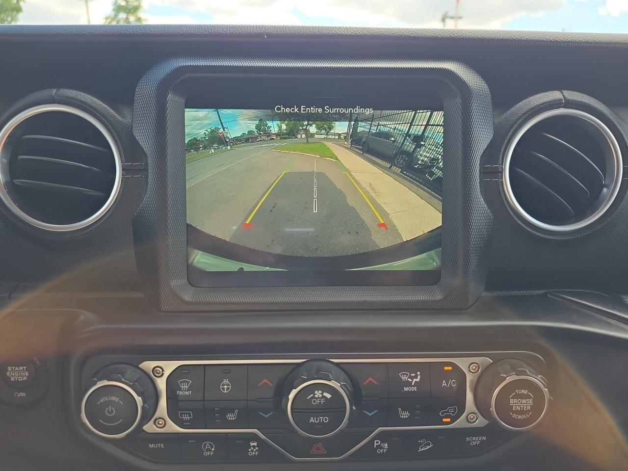2020 Jeep WRANGLER UNLIMITED Sahara 4x4 * LED LIGHTS / ALPINE SOUND / CARPLAY / Photo