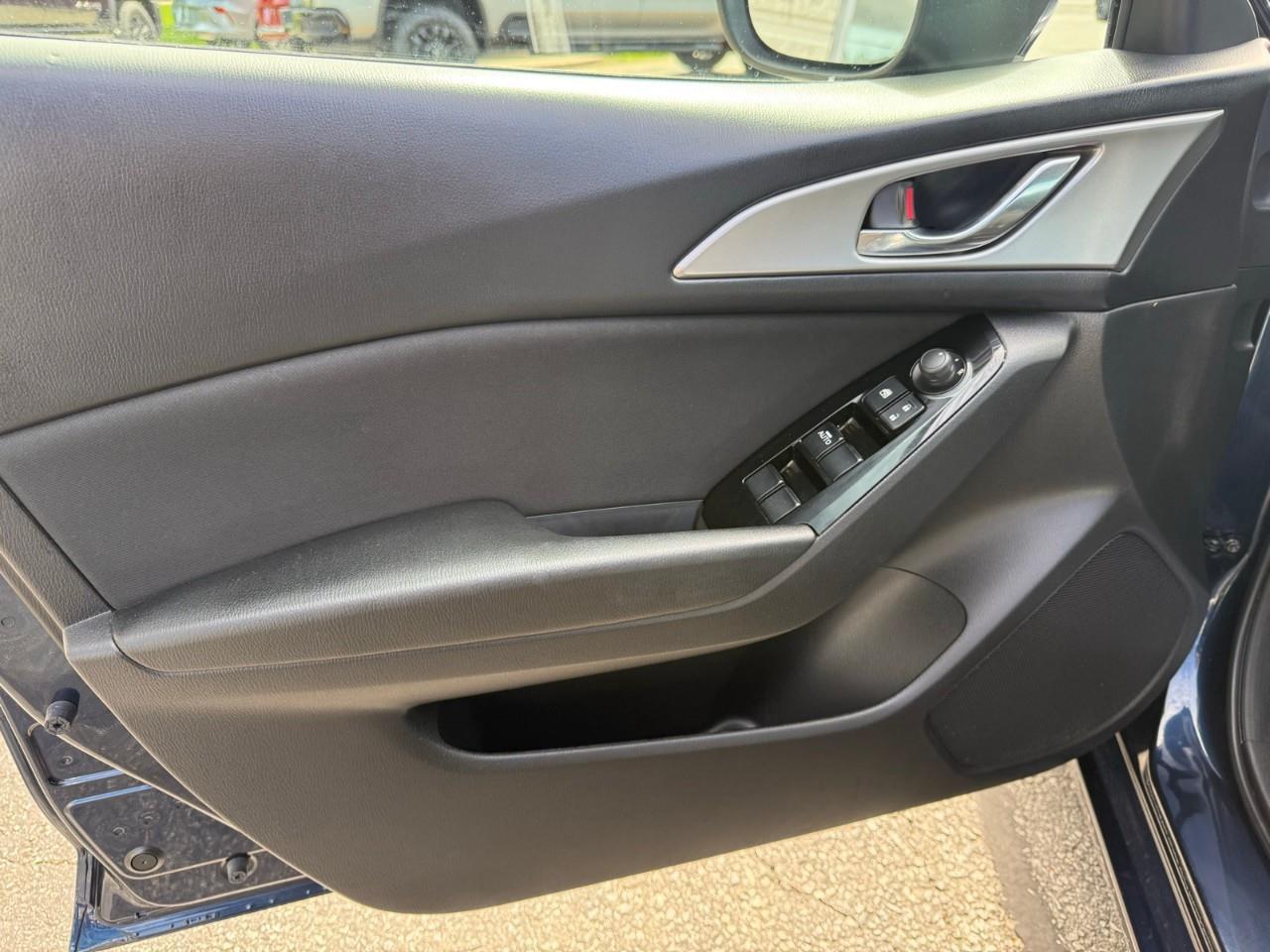 2018 Mazda 3 GS (A6) 4dr Sport Photo