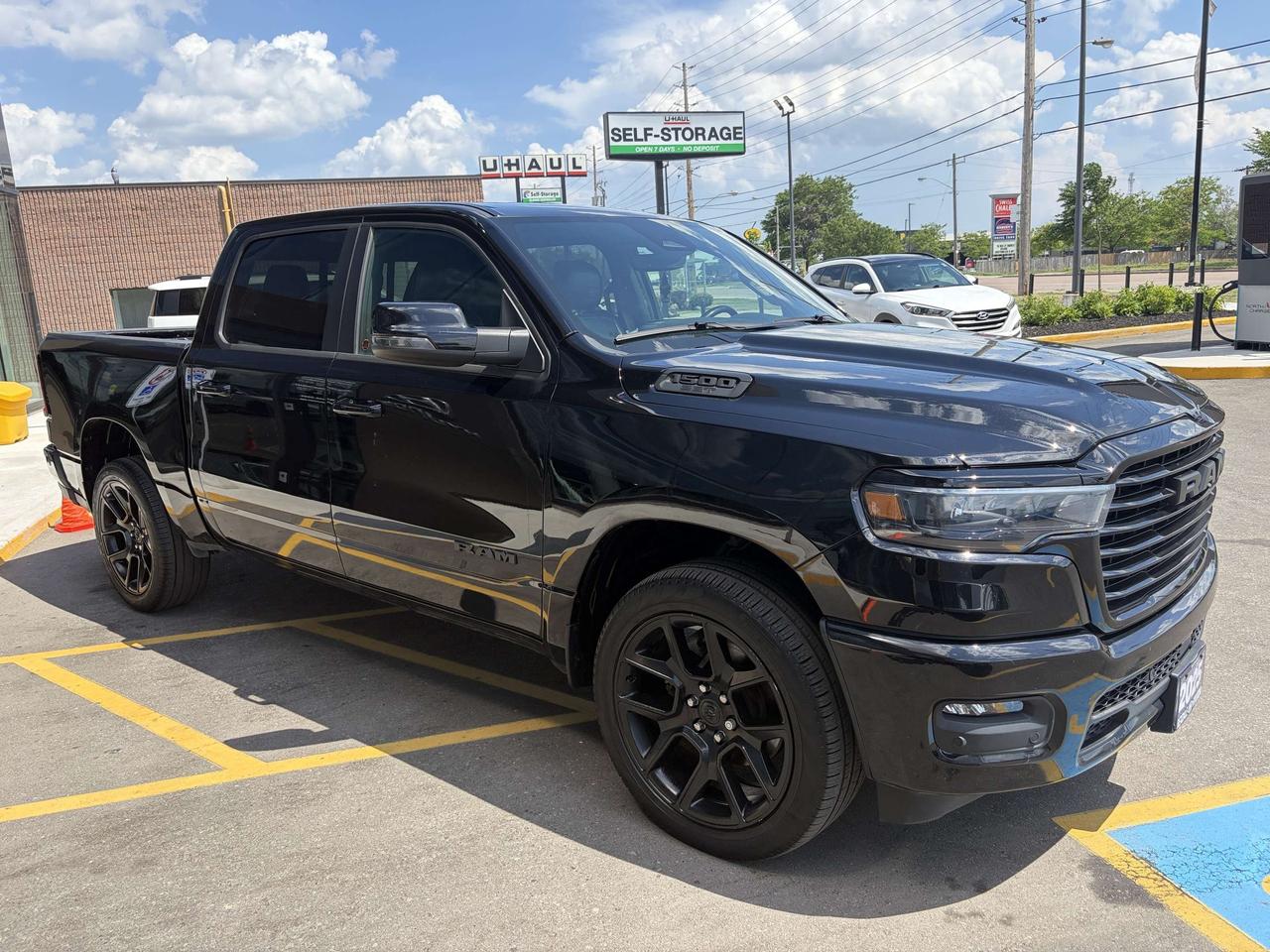 2025 RAM 1500 SPORT 4X4   ONE OWNER Photo