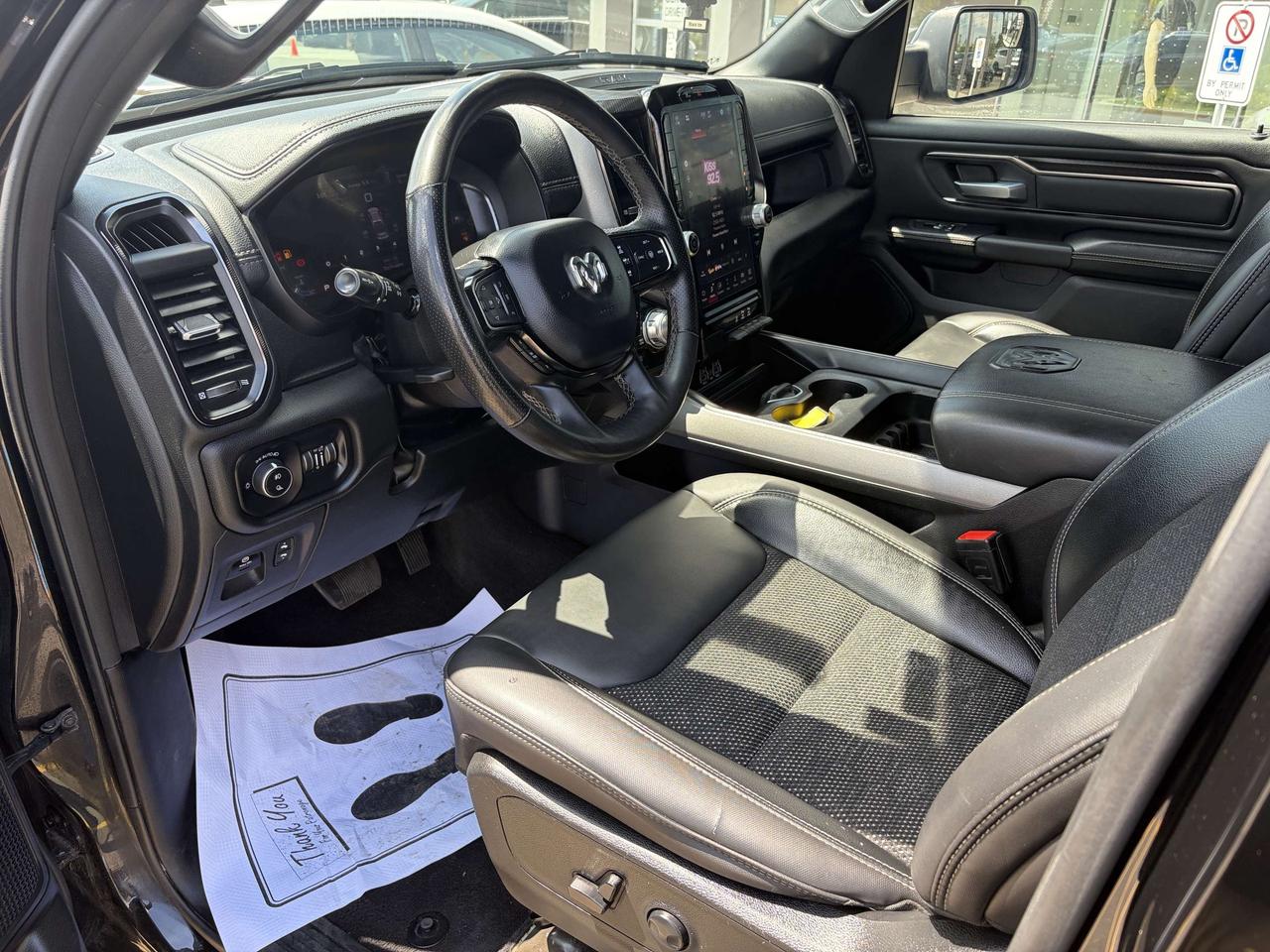 2025 RAM 1500 SPORT 4X4   ONE OWNER Photo