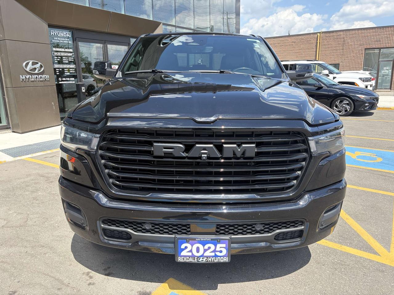 2025 RAM 1500 SPORT 4X4   ONE OWNER Photo