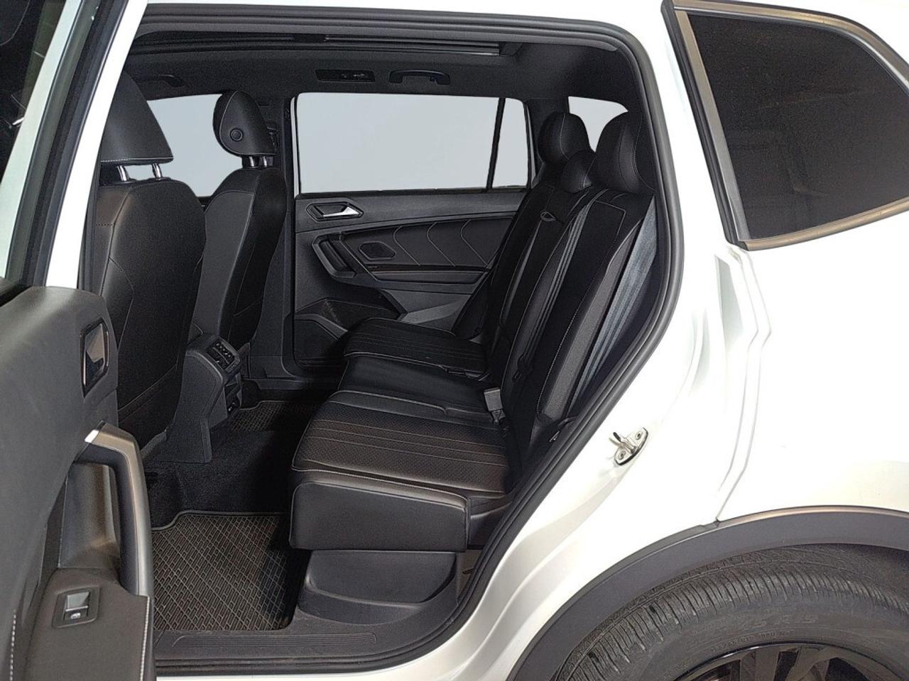 2023 Volkswagen Tiguan R-Line Black Edition 4MOTION AWD   Navigation   Le Photo