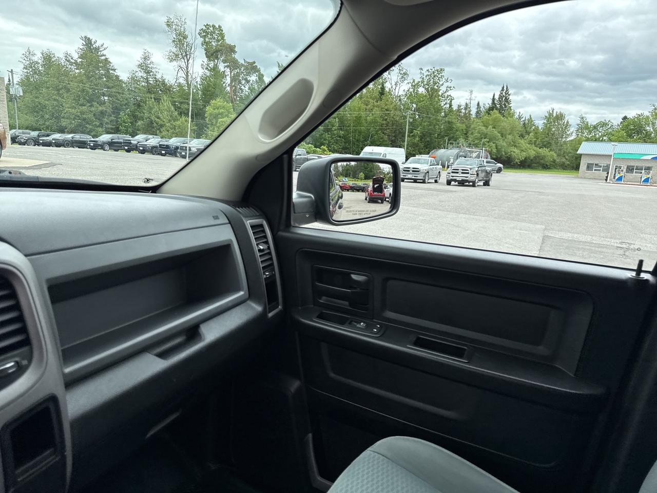 2016 RAM 1500 ST - remote start - cruise control Photo