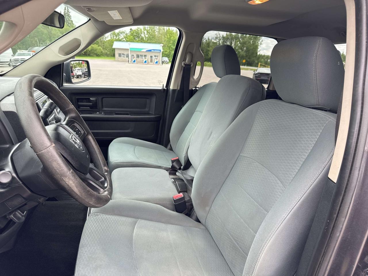 2016 RAM 1500 ST - remote start - cruise control Photo