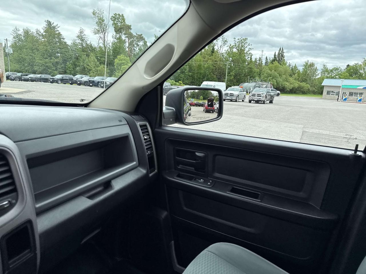 2016 RAM 1500 ST - remote start - cruise control Photo