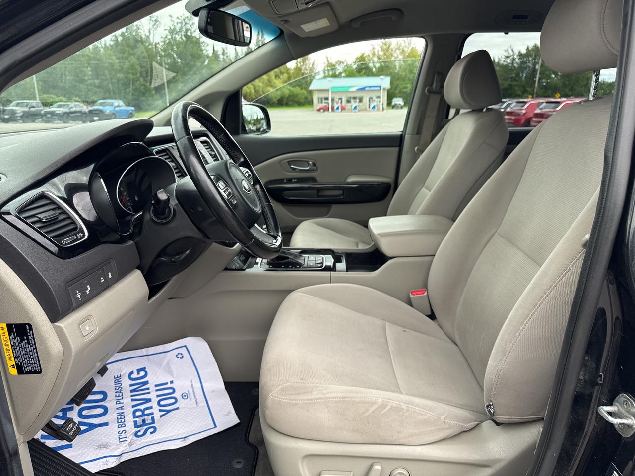 2015 Kia Sedona SX - htd seats - cruise control Photo