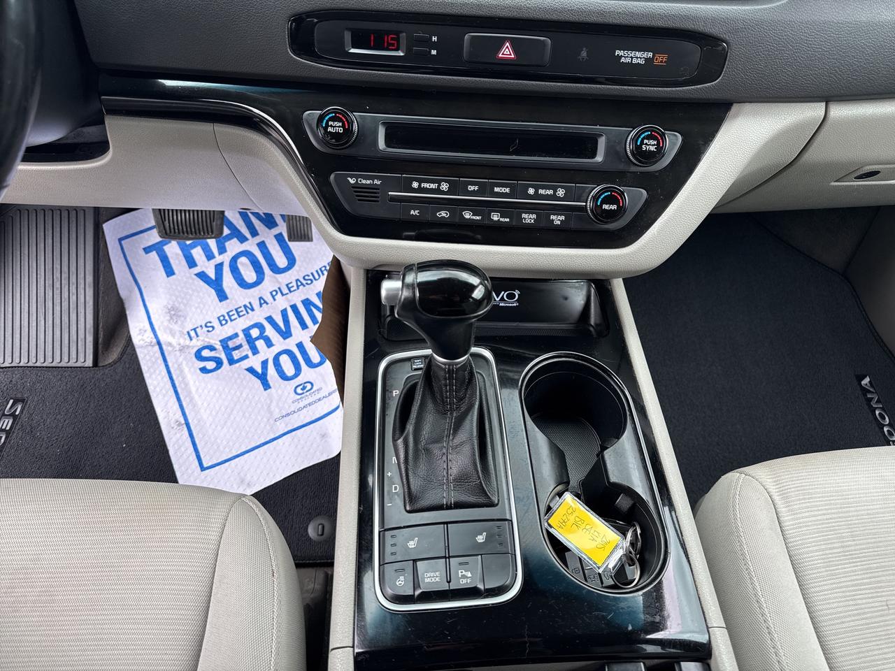 2015 Kia Sedona SX - htd seats - cruise control Photo