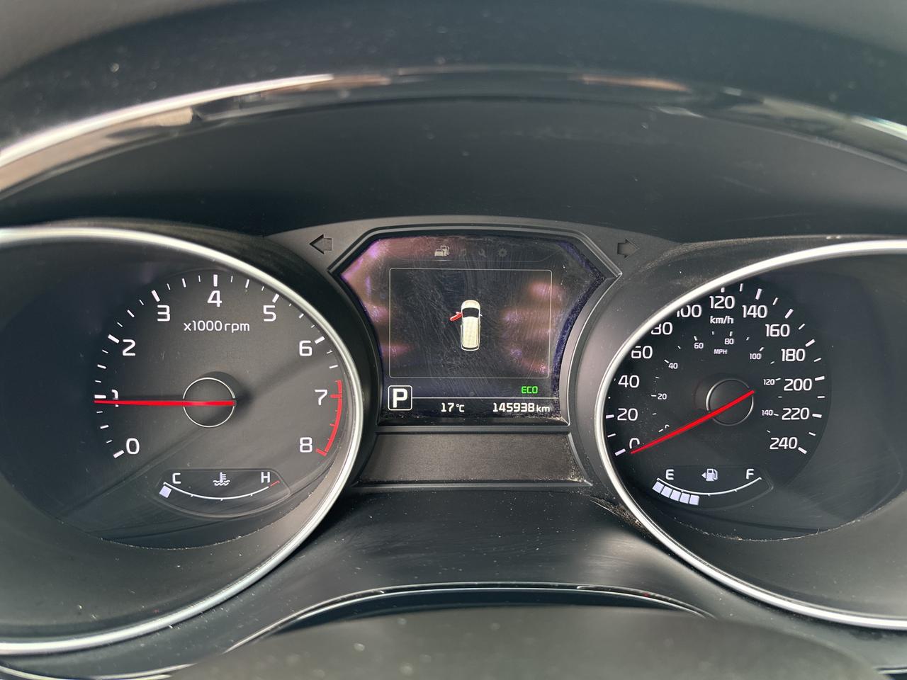2015 Kia Sedona SX - htd seats - cruise control Photo