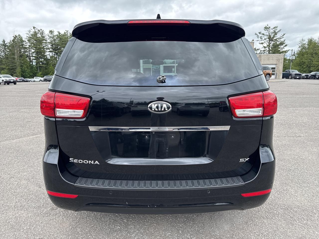 2015 Kia Sedona SX - htd seats - cruise control Photo