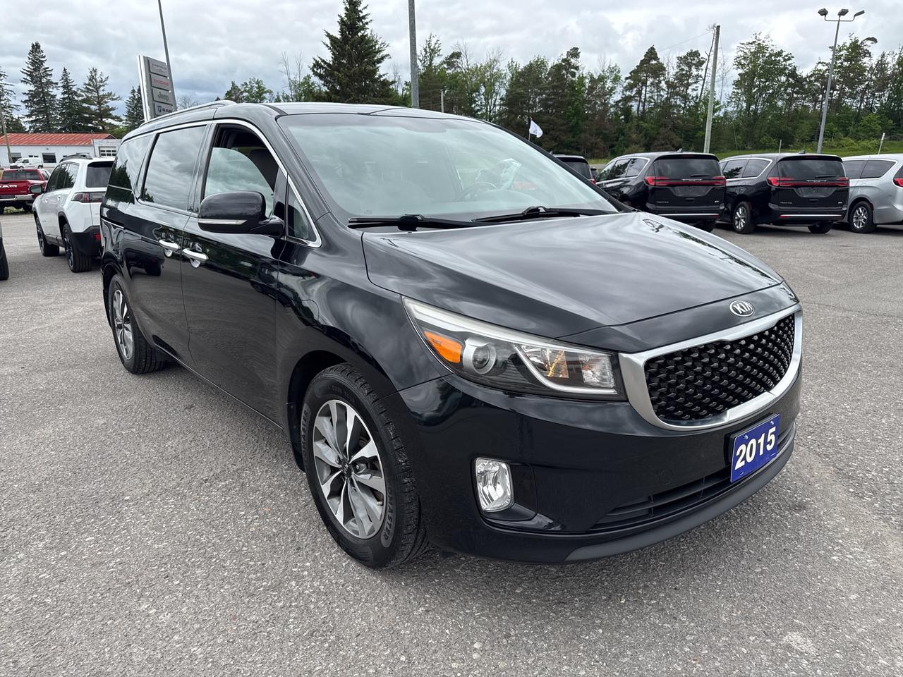 2015 Kia Sedona SX - htd seats - cruise control Photo