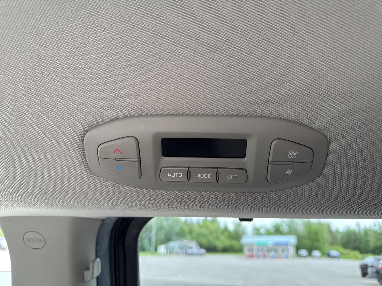 2015 Kia Sedona SX - htd seats - cruise control Photo