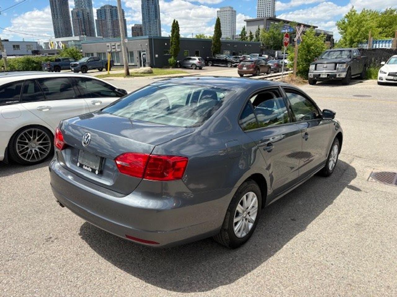 2014 Volkswagen Jetta 2.0L Comfortline (A6) 4dr Sedan Photo