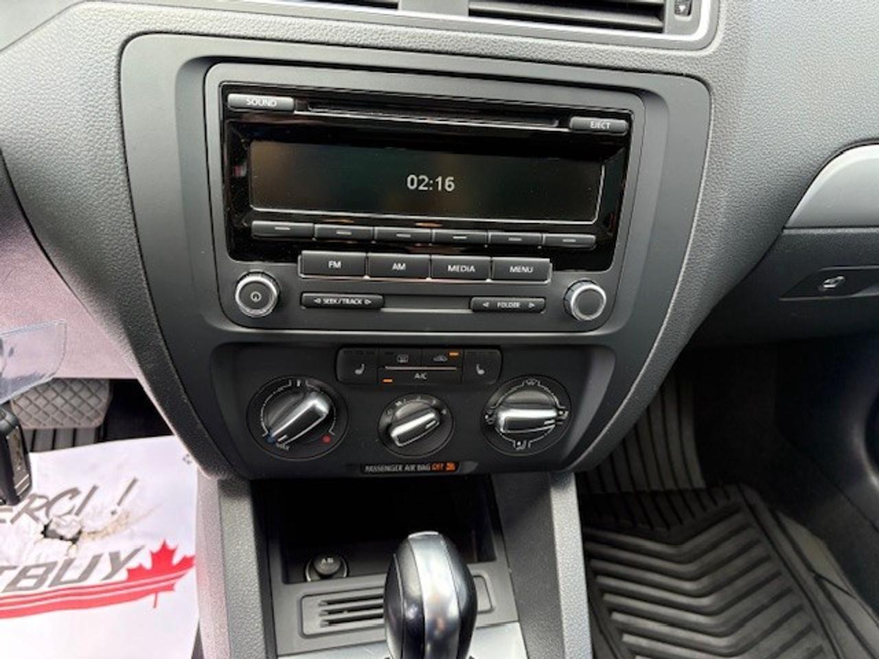 2014 Volkswagen Jetta 2.0L Comfortline (A6) 4dr Sedan Photo